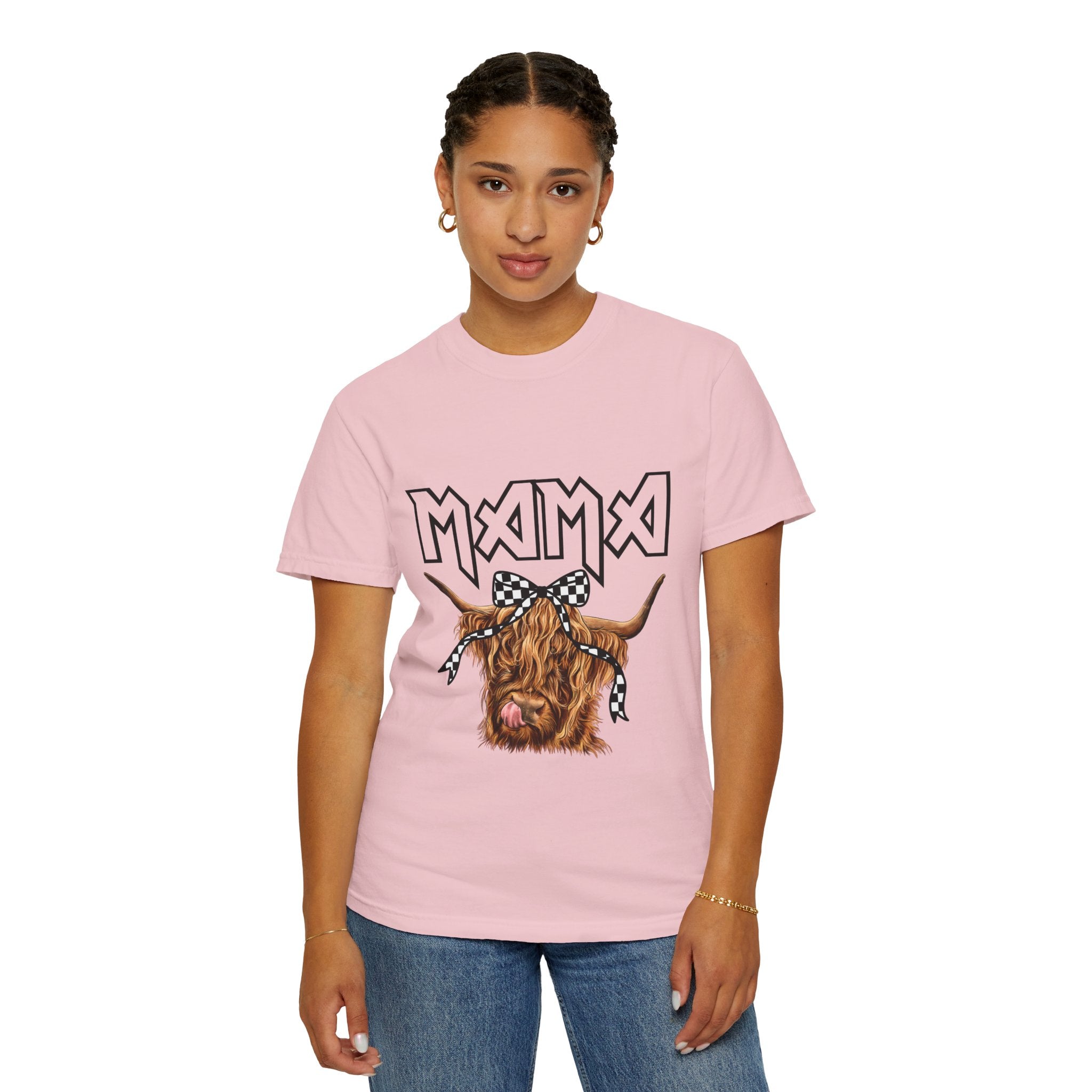 Mama Highland Cow T-Shirt — Cute Cow Mom Graphic Tee