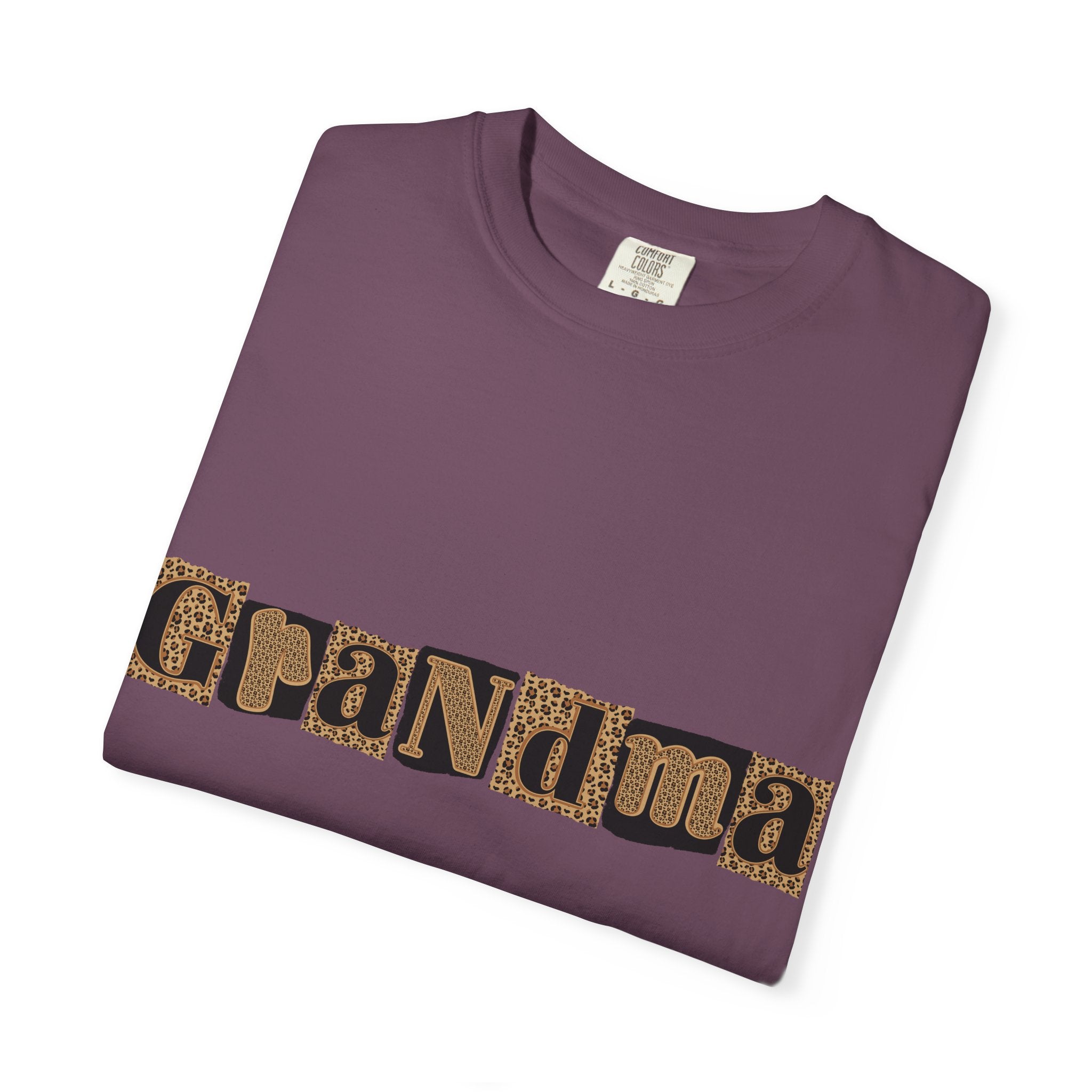 Grandma Leopard Print T-Shirt — Retro Patch Lettering Tee for Moms & Grandmothers