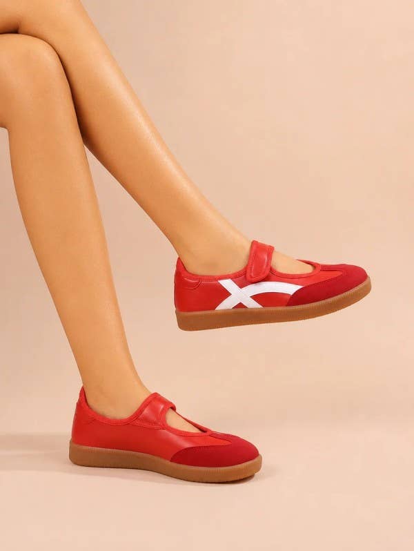 MARY JANE SNEAKERS : Red